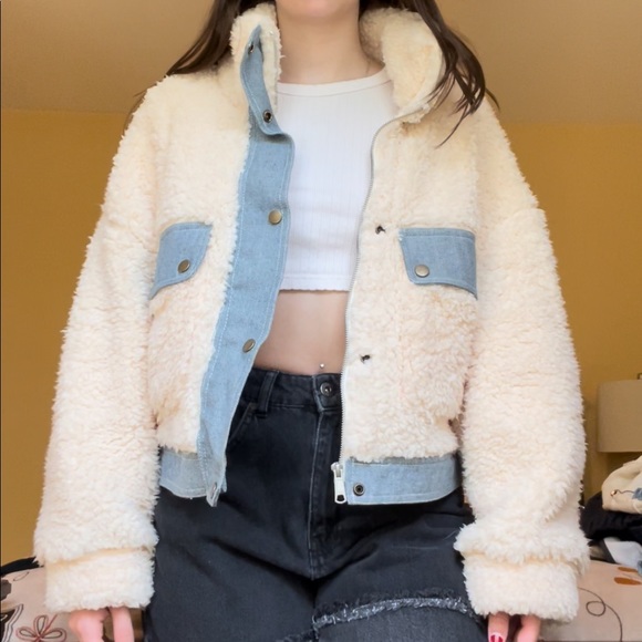 Urban Outfitters Sherpa Jacket - Picture 2 of 4